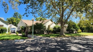 Building Photo - 935 Swanston Dr