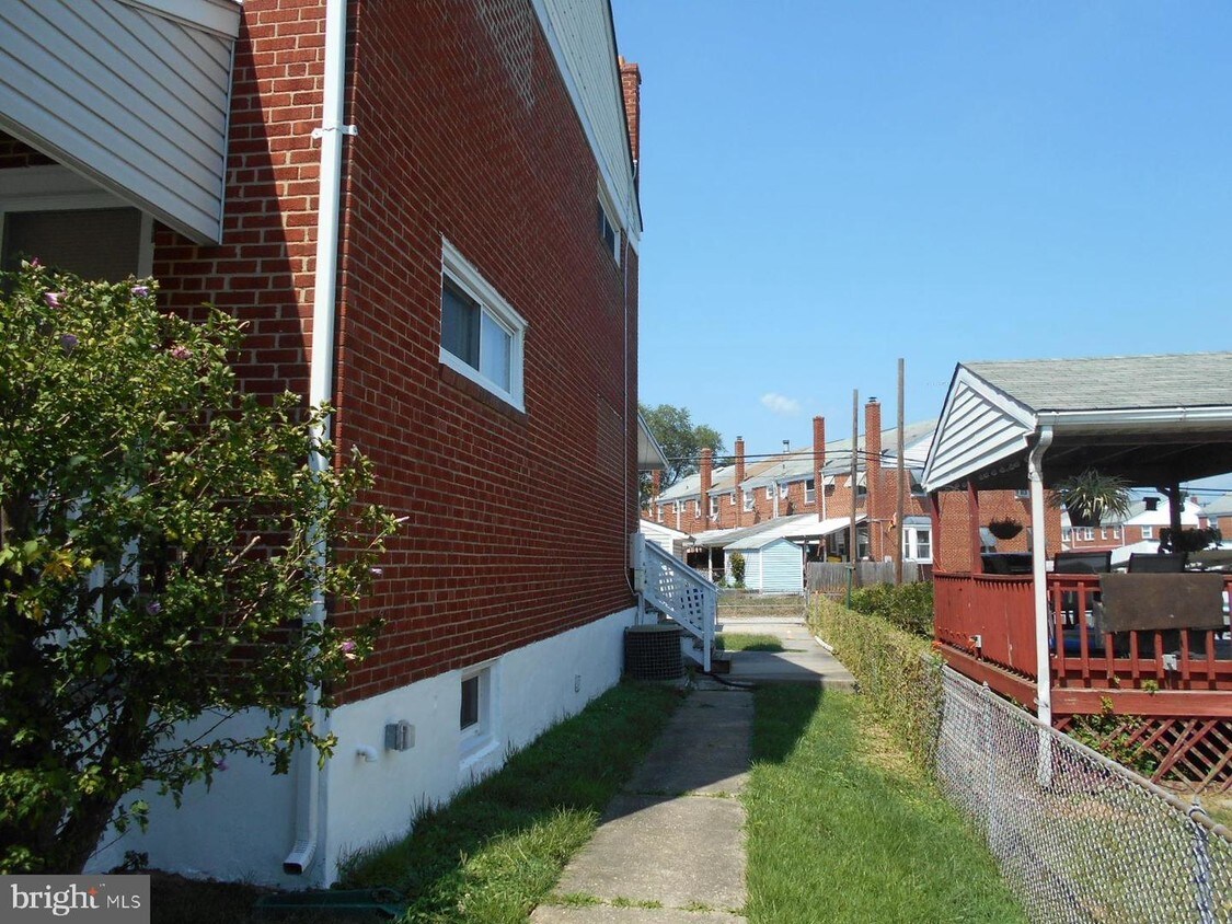 Primary Photo - 614 Norris Ln