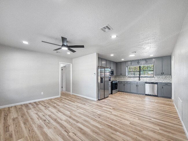 Foto del edificio - 1702 W Boyd St