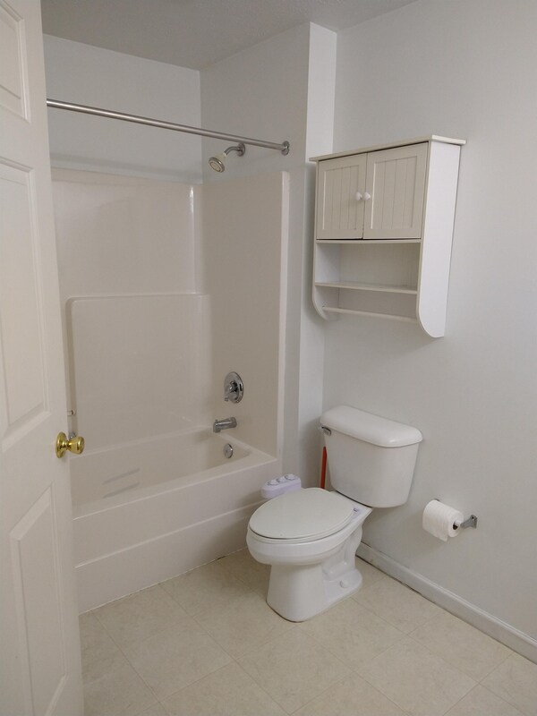 14802 Lenox Dr, Strongsville, OH 44136 Condo for Rent in Strongsville