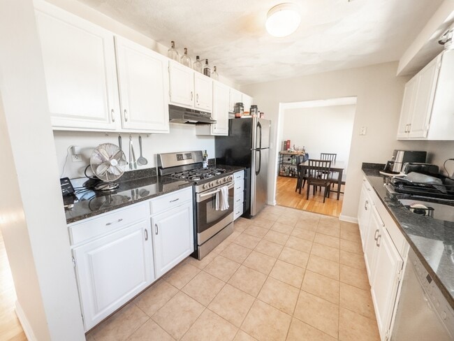 Photo - 28 Fisk Ave Apartment