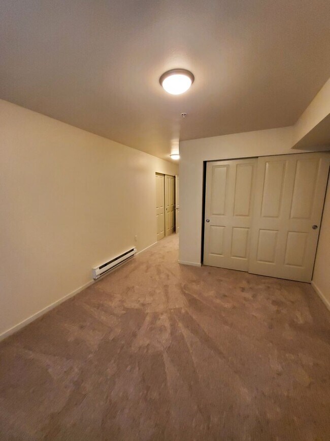 Foto del edificio - Downtown Bellevue 2 bed, 2 bath with Updat...