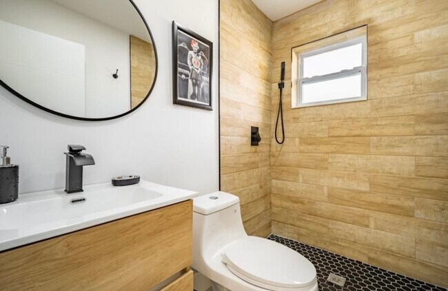 Foto del edificio - 1521 NE 148th St