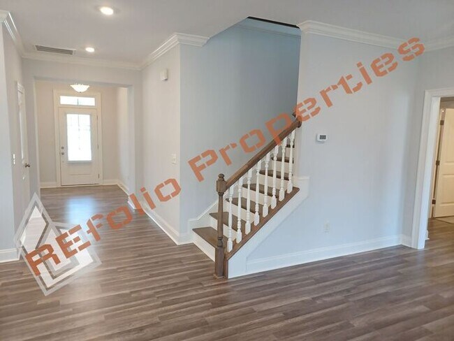 Foto del edificio - Beautiful Cul-De-Sac Home w/5 BD 4BA + Fen...