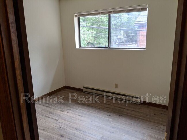 Foto del edificio - 321 N Park St