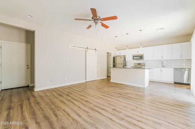 Building Photo - 1119 S Stapley Dr