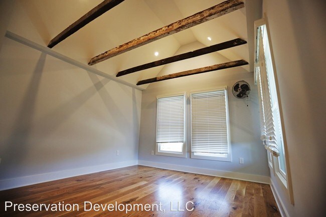 Building Photo - 5 Larnes St