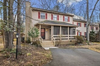 Building Photo - 205 W Poplar Ave