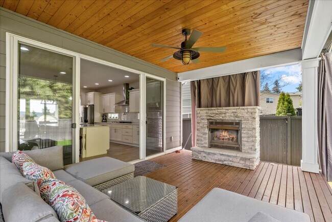 Building Photo - Luxury Living at Sagebrook