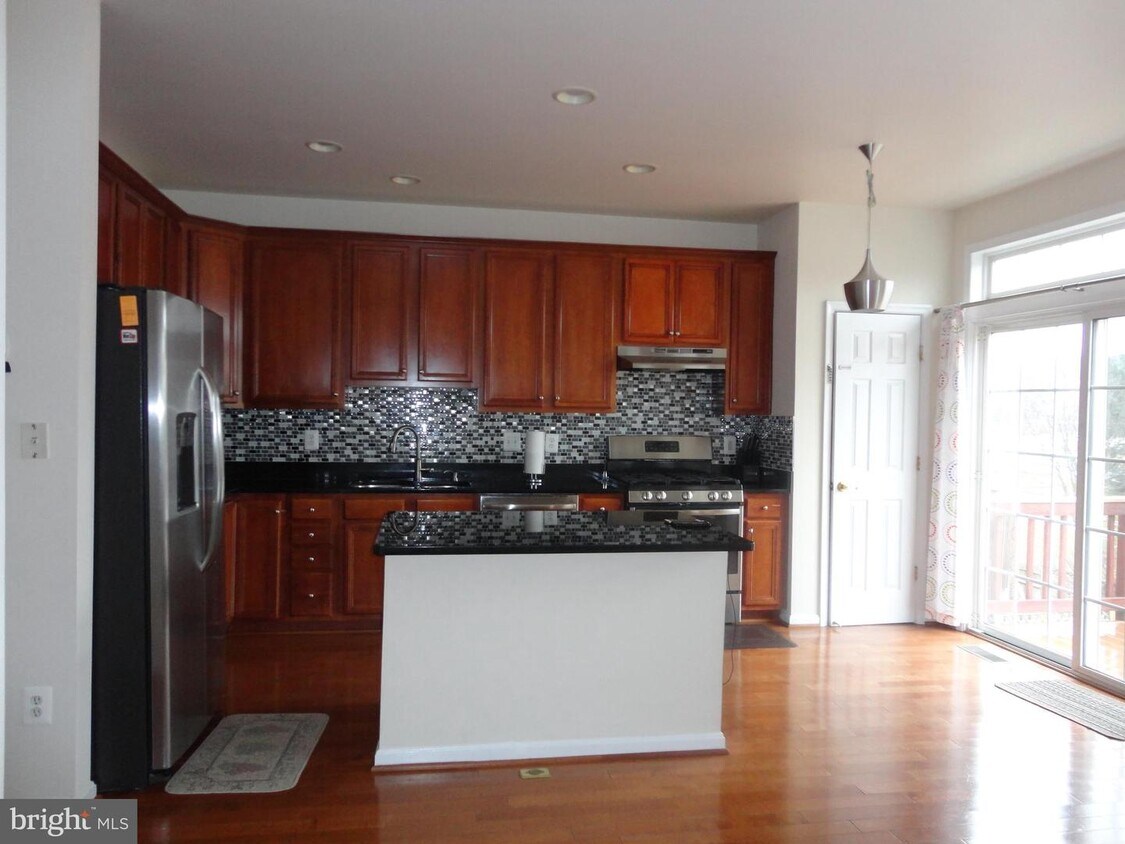 24677 Siltstone Square, Stone Ridge, VA 20105 Townhome Rentals in