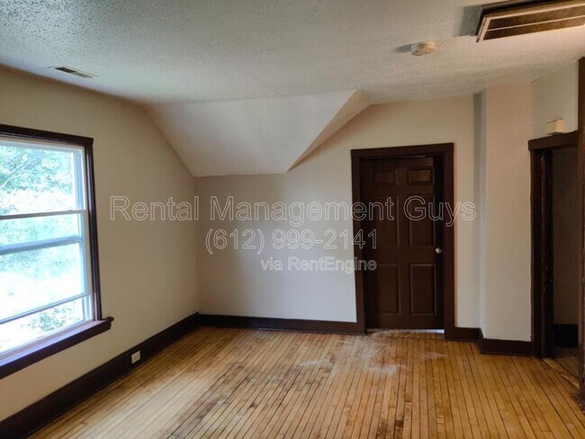 Foto del edificio - 2500 17th Ave S