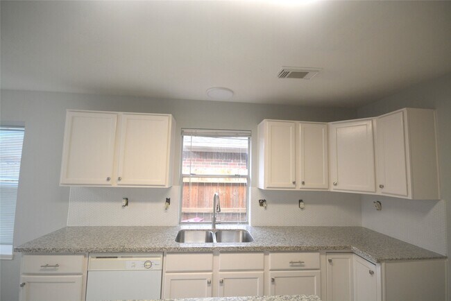 Foto del edificio - 1622 Regal Blue Ct