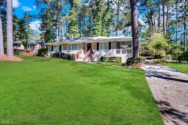 Foto del edificio - 2541 Headland Dr