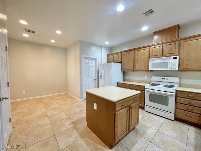Building Photo - 7421 Ravines Ave