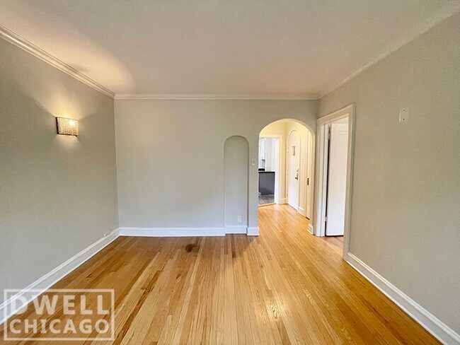 Building Photo - 4300 N Hermitage Ave
