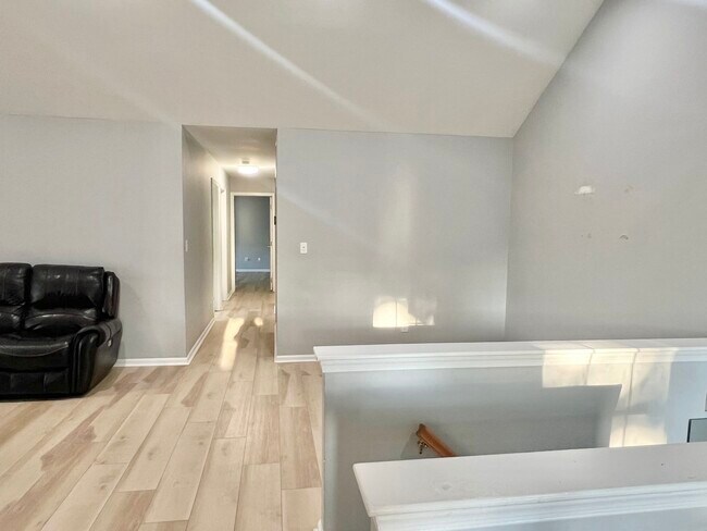 Building Photo - 125 Marsillo Ct