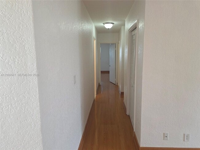 Foto del edificio - 1500 SE 15th St