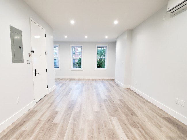 Foto del edificio - 262 Kingston Ave