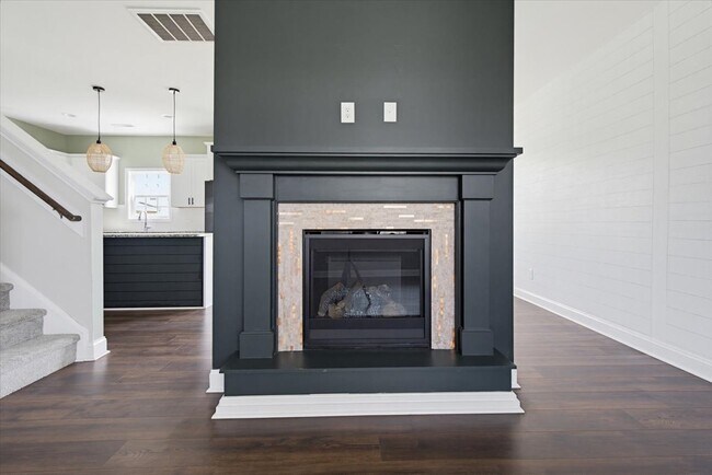 Foto del edificio - 1717 Stackhouse Dr