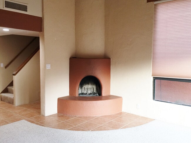 Building Photo - TOWNHOME -VILLAGE OF OAK CREEK -  NIZHONI