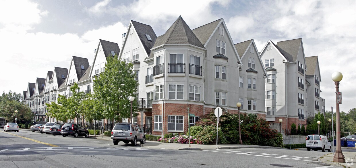 The Village at Bronxville 125 Parkway Rd Bronxville, NY Apartments