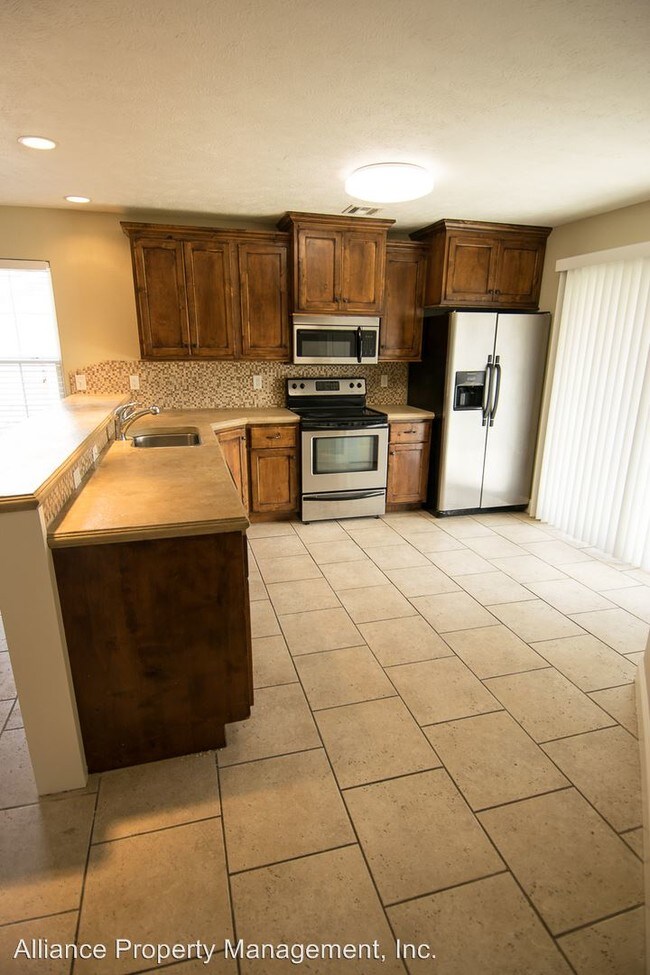 Building Photo - 512 Stonemont Dr