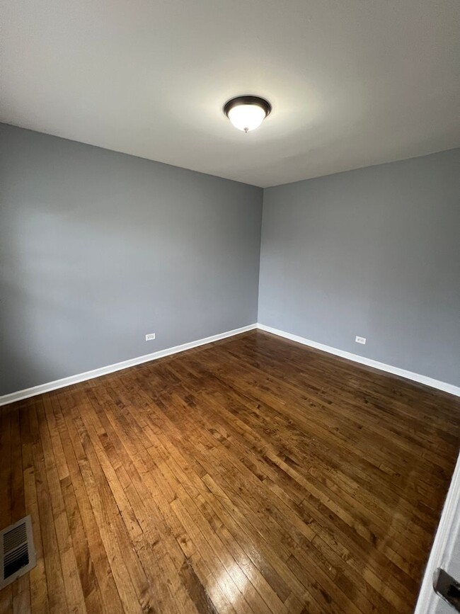 Building Photo - Welcome to your new home! 12116 S Wentwort...