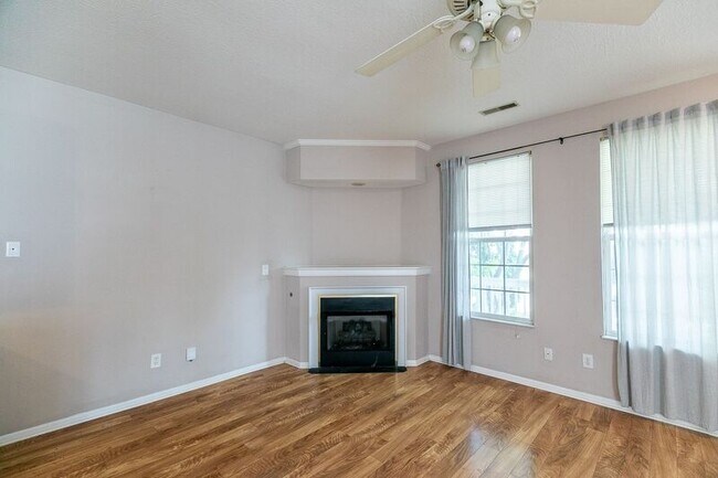 Foto del edificio - 1567-1569 Glenn Ave