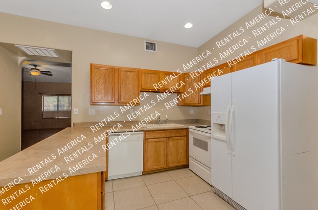 Building Photo - 7202 E Chelsie Kaye Ln