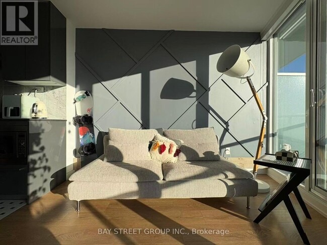 Building Photo - 115 McMahon Dr