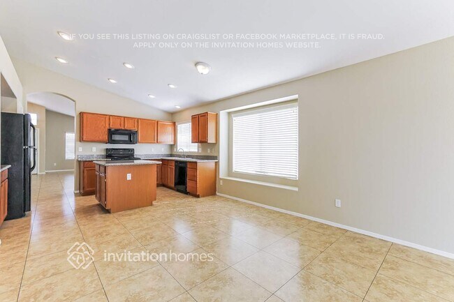 Foto del edificio - 1391 E Gary Dr