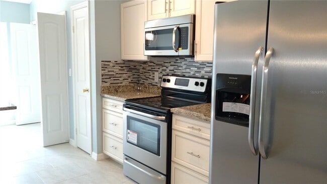 Building Photo - 28646 Tanner Dr