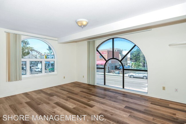 Building Photo - 802-804 Island Ct