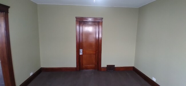 Foto del edificio - 7130 Clement Ave