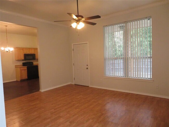 Building Photo - 929 Cedar Ridge Dr