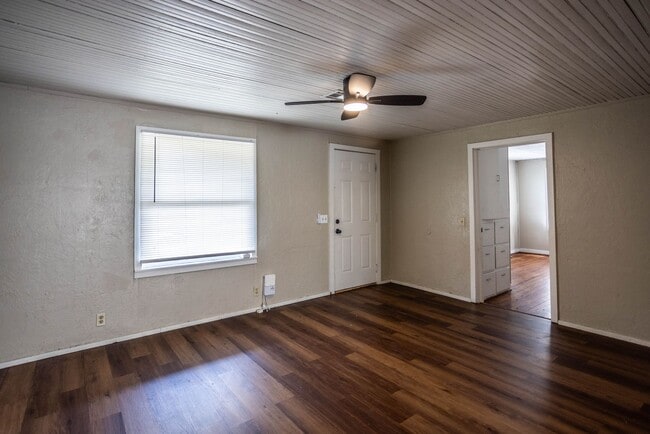Building Photo - Single family 2 bed 1 bath home near SWOSU