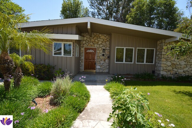 Building Photo - 23526 Dolorosa St