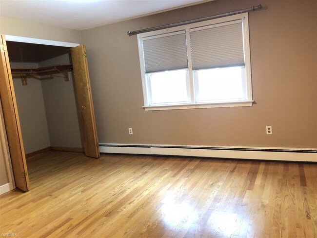 Building Photo - 2 br, 1 bath  - 152 Cottage St 1
