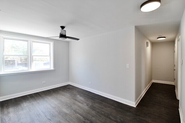 Building Photo - 3338 W Bryn Mawr Ave