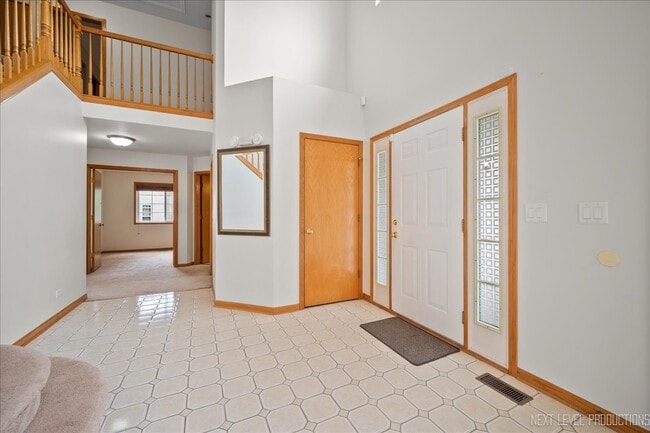Building Photo - 360 Thomas Dr
