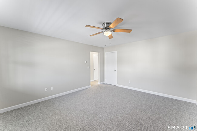 Foto del edificio - 24 Glenwood Ave