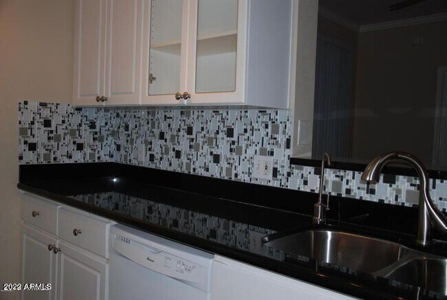 Building Photo - 1701 E Colter St