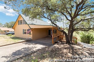 Foto del edificio - 2676 Woodcrest Dr