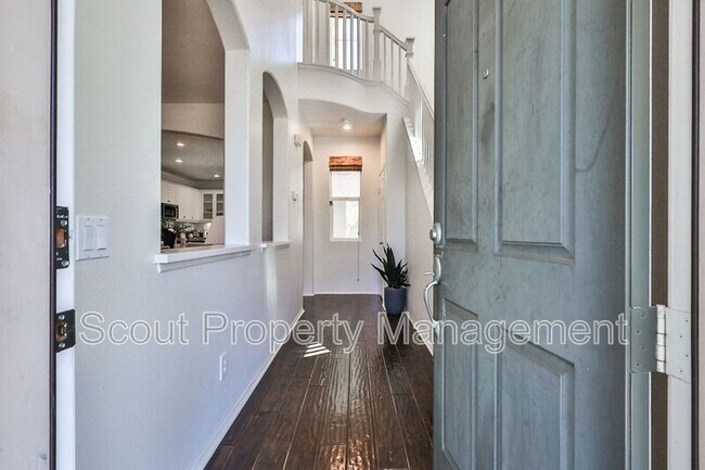 Building Photo - 28814 S Lake Dr