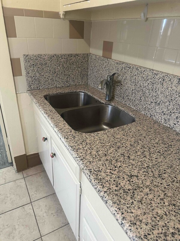 Foto del edificio - 1524 Upson Dr