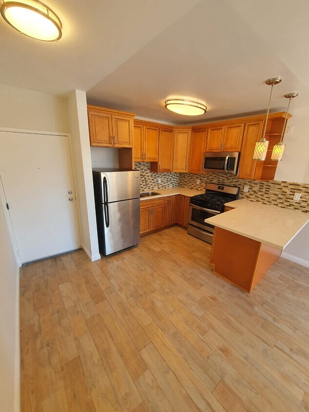 Primary Photo - 2518 W 5th St