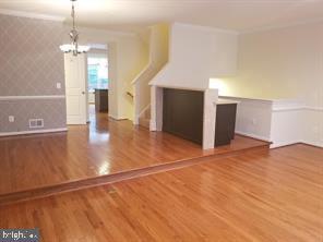 Foto del edificio - 327 Woodstream Blvd