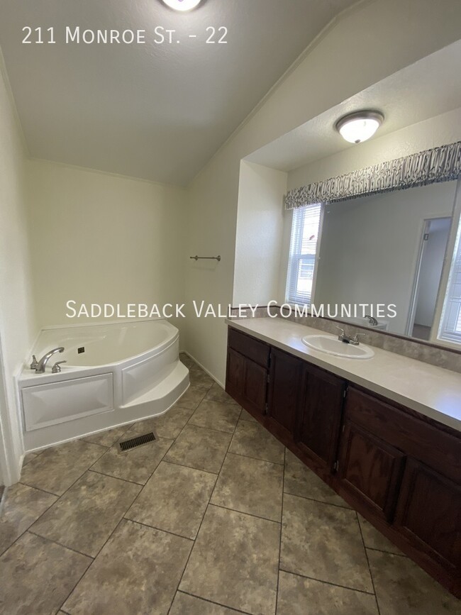 Foto del edificio - Affordable 3 Bedroom / 2 Full Bathroom - A...
