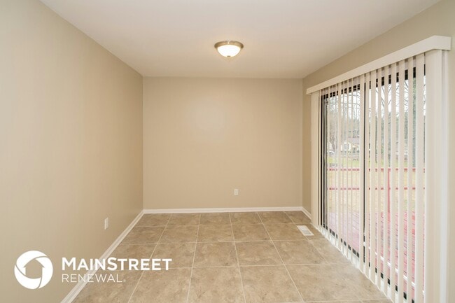 Foto del edificio - 102 Moonglow Dr