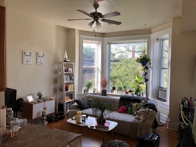 Foto del edificio - 622 W Buckingham Pl